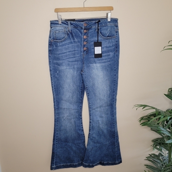 NWT Risen | Button Fly Vintage Flare Leg High Rise Jeans Size 31 - Picture 1 of 6